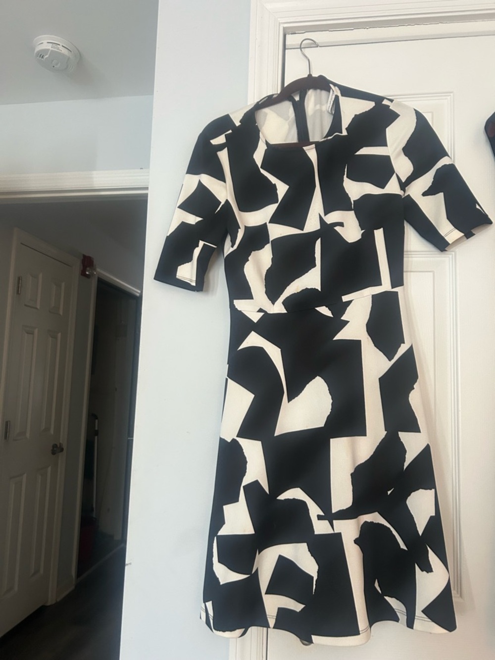 Diane Von Furstenberg Black and White Abstract Fit-and-Flare Mini Dress